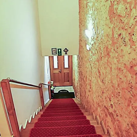 Ξενοδοχείο με διαμερίσματα Santrivani